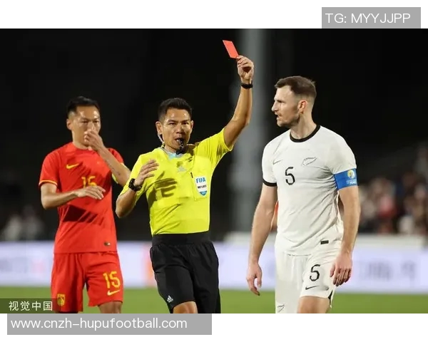 足球红牌的含义及其在比赛中的重要性解析